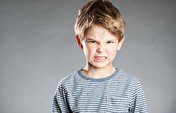 جزئیات حمله به خودرو حامل مادر و کودک اوتیسمی/ با کودکان مبتلا به اوتیسم چگونه برخورد کنیم؟