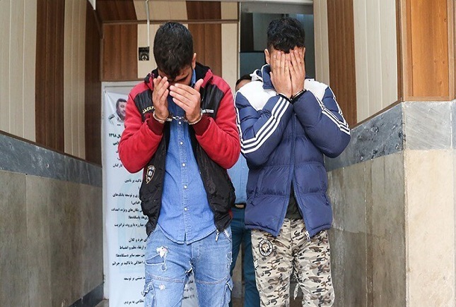 پولداران قم نقره داغ شدند سارقان داخل خودرو