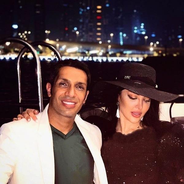 عکسهای کنار ساحلی همسر سپهر حیدری جنجالی شد!/ عکس