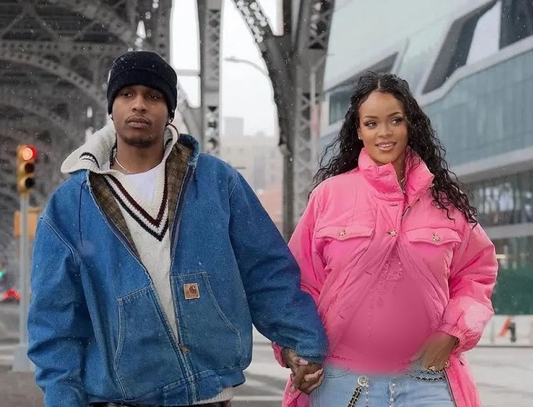 راکی با این زن به ریانا خیانت کرد!/ تصاویر راکی با این زن به ریانا خیانت کرد!/ تصاویر