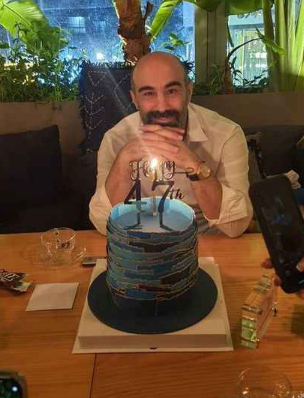 تولد ۴۷ سالگی محسن تنابنده در کنار همسرش + عکس تولد ۴۷ سالگی محسن تنابنده در کنار همسرش + عکس