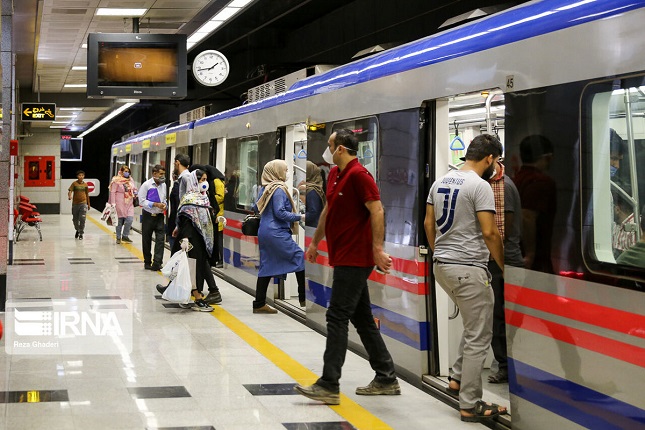 کش رو زن متروهای تهران بازداشت شد کش رو زن متروهای تهران بازداشت شد