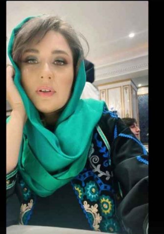 استایل گلوریا هاردی