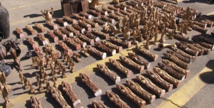 مرد کلاش میخواست عتیقه تقلبی بفروشد عتیقه