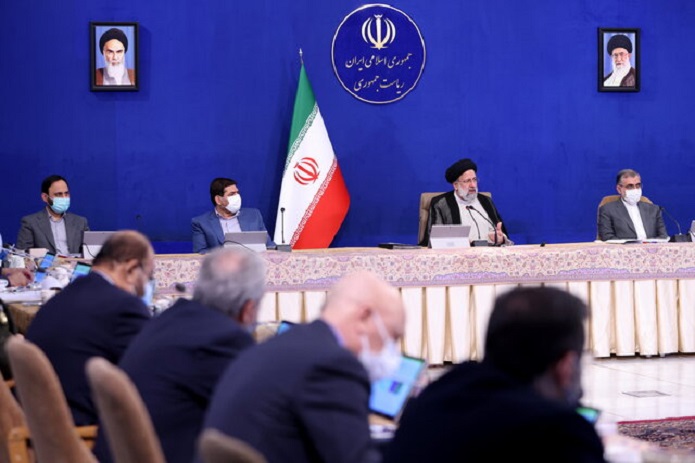 لزوم نظارت بر بازار و کنترل قیمتها دولت