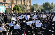 تجمع معلمان در اعتراض به تاخیر در اجرای طرح رتبه بندی در لرستان