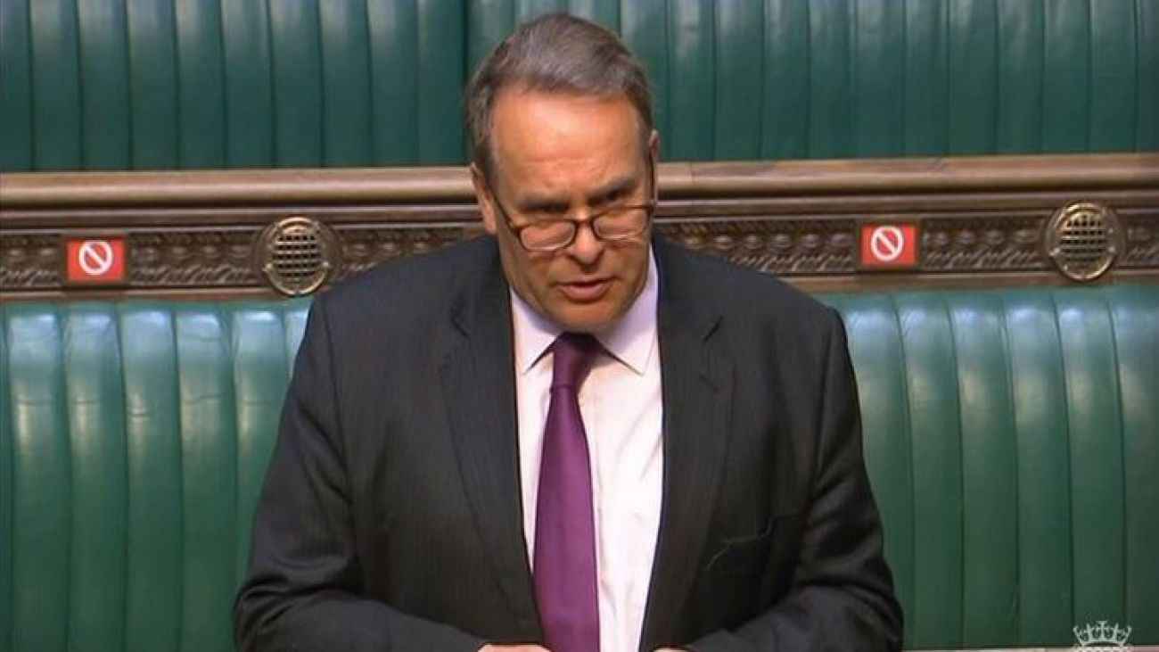 نماینده بریتانیا به دلیل تماشای فیلم پورن در پارلمان استعفا کرد نماینده بریتانیا به دلیل تماشای فیلم پورن در پارلمان استعفا کرد