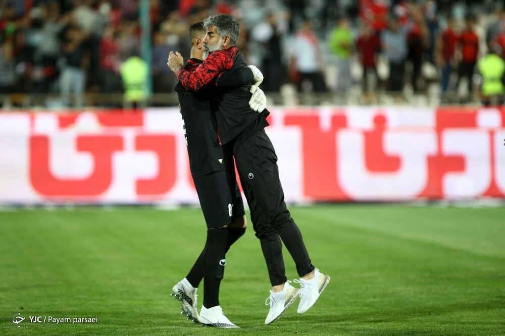 آشتیکنان حامد لک و داود فنایی پس از برد پرسپولیس + عکس آشتیکنان حامد لک و داود فنایی پس از برد پرسپولیس + عکس