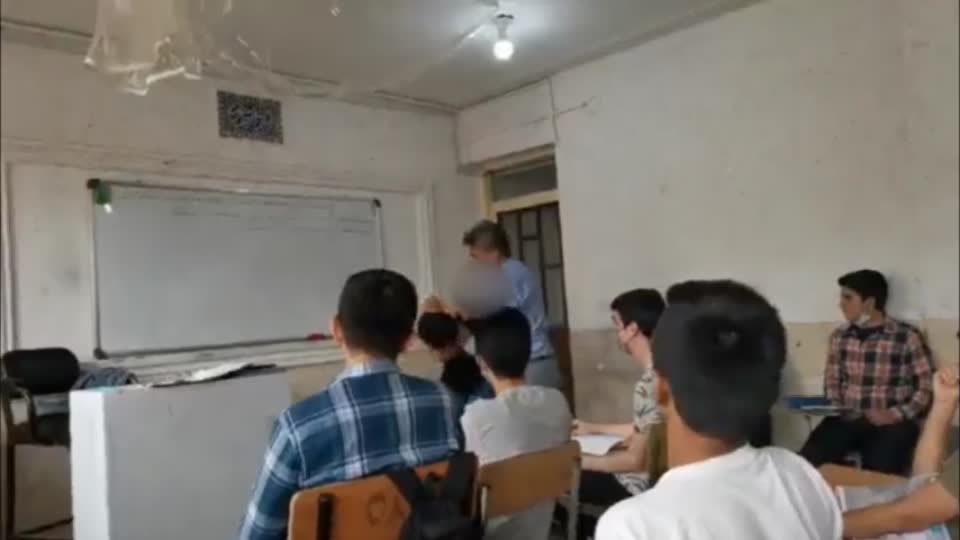 کتک زدن دانش آموز در فارس کتک زدن دانش آموز در فارس