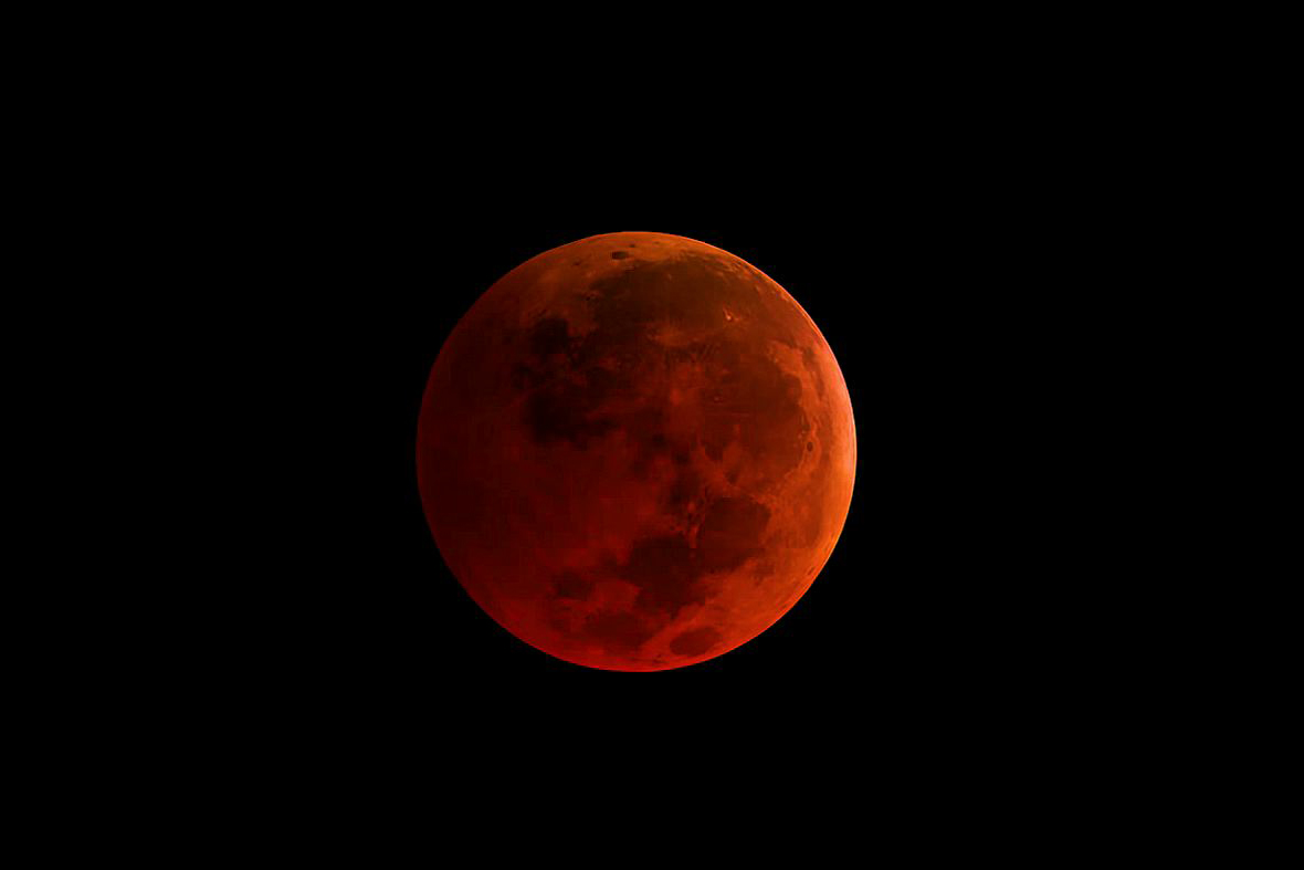 ماهگرفتگی خونین فردا در آسمان بامداد ماهگرفتگی خونین فردا در آسمان بامداد