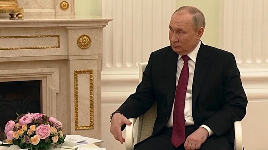 تیک‌های عصبی آقای رئیس‌جمهور سوژه شد!