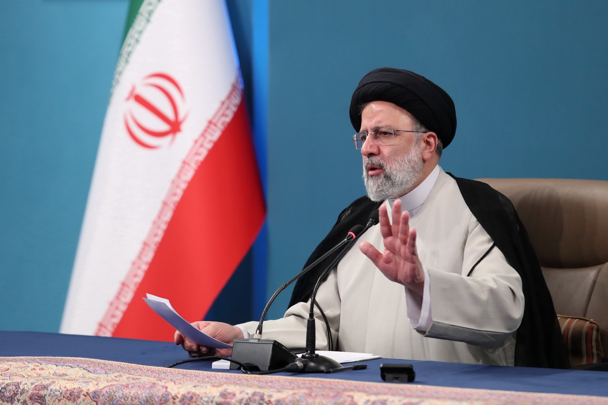 انتقاد رئیس‌جمهور نسبت به روند اجرای پروژه نهضت ملی مسکن