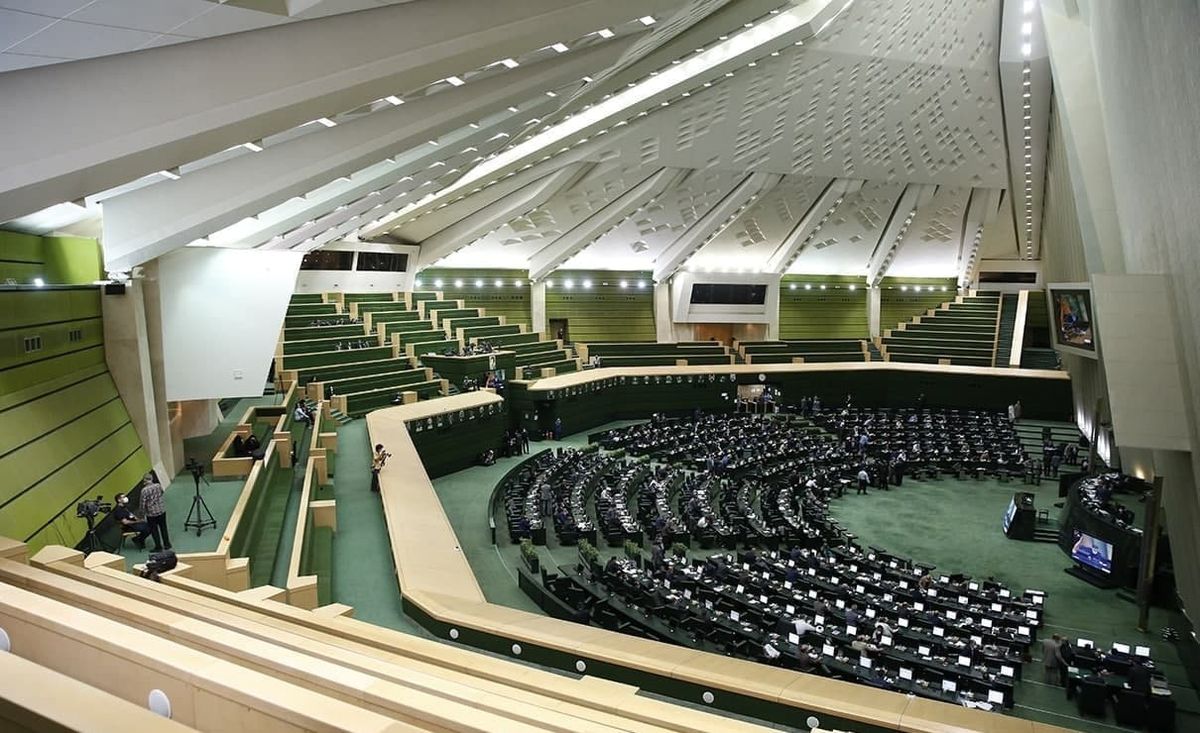 تحصیلات و سوابق مدیران و کارکنان دستگاهها شفاف میشود تحصیلات و سوابق مدیران و کارکنان دستگاهها شفاف میشود