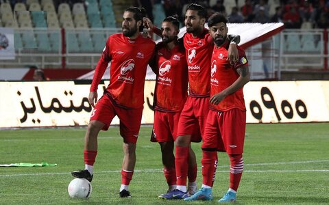 بازیکنان تراکتور با این حرکات ورزشگاه را به آشوب کشیدند!/ تصاویر