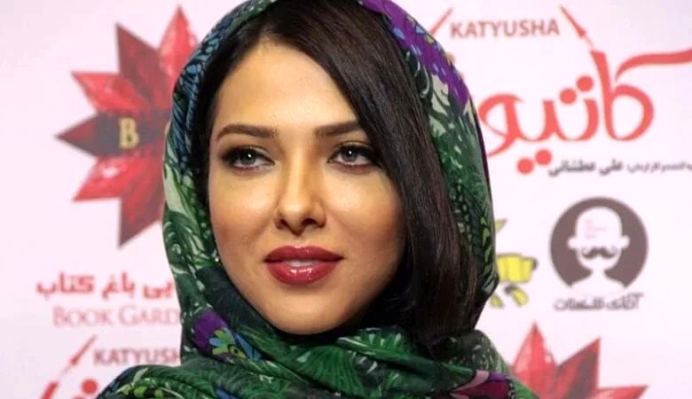 سلفی جدید لیلا اوتادی با رنگ موی فانتزی اش + عکس