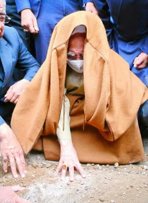 وداع عاشقانه آیت الله جوادی آملی با همسرش همه را متاثر کرد/ تصاویر وداع عاشقانه آیت الله جوادی آملی با همسرش همه را متاثر کرد/ تصاویر