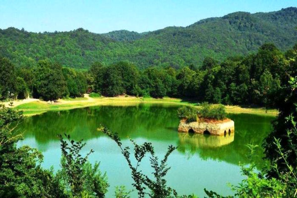 دریاچه عباس آباد 