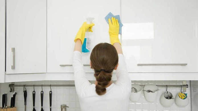 ترفندهایی برای پاککردن چربی کابینت پاککردن چربی کابینت