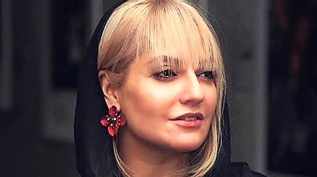 مهناز افشار بر لبه استخر + عکس