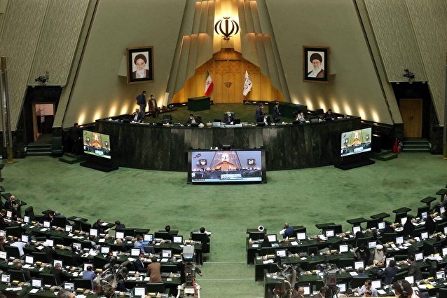 رئیسی دومین کارت زرد را از مجلس گرفت