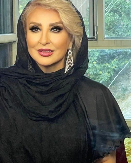 چهره میکاپ شده مرجانه گلچین با موهای بلوند + عکس چهره میکاپ شده مرجانه گلچین با موهای بلوند + عکس