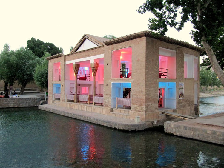 معرفی عمارت تاریخی چشمه علی استان سمنان معرفی عمارت تاریخی چشمه علی استان سمنان