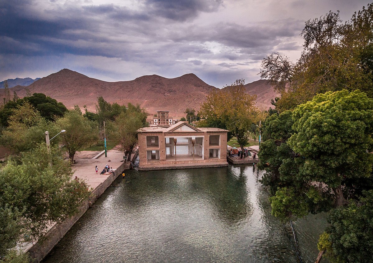 معرفی عمارت تاریخی چشمه علی استان سمنان معرفی عمارت تاریخی چشمه علی استان سمنان