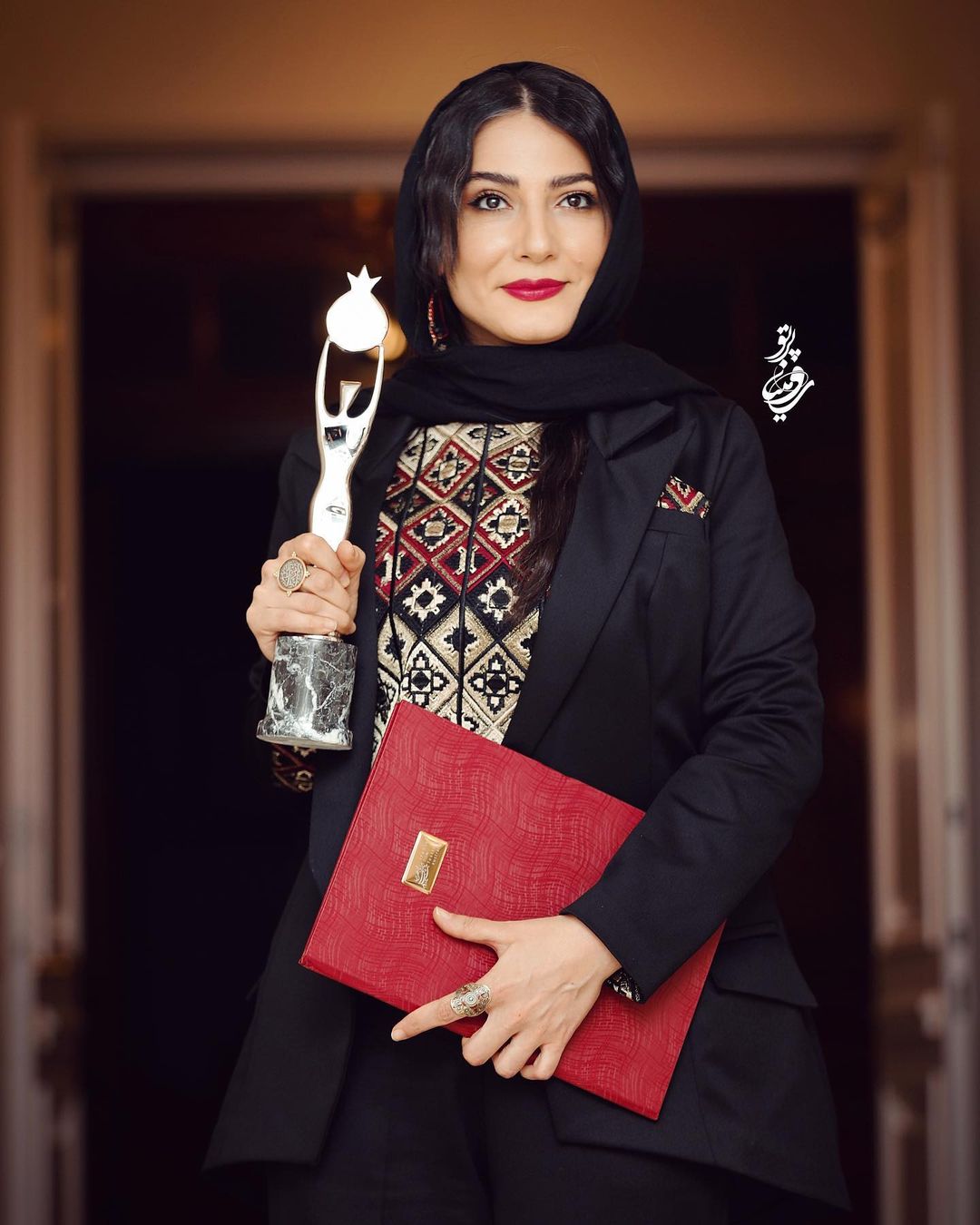 تیپ مشکی سمیرا حسن پور در شبی خاص + عکس تیپ مشکی سمیرا حسن پور در شبی خاص + عکس