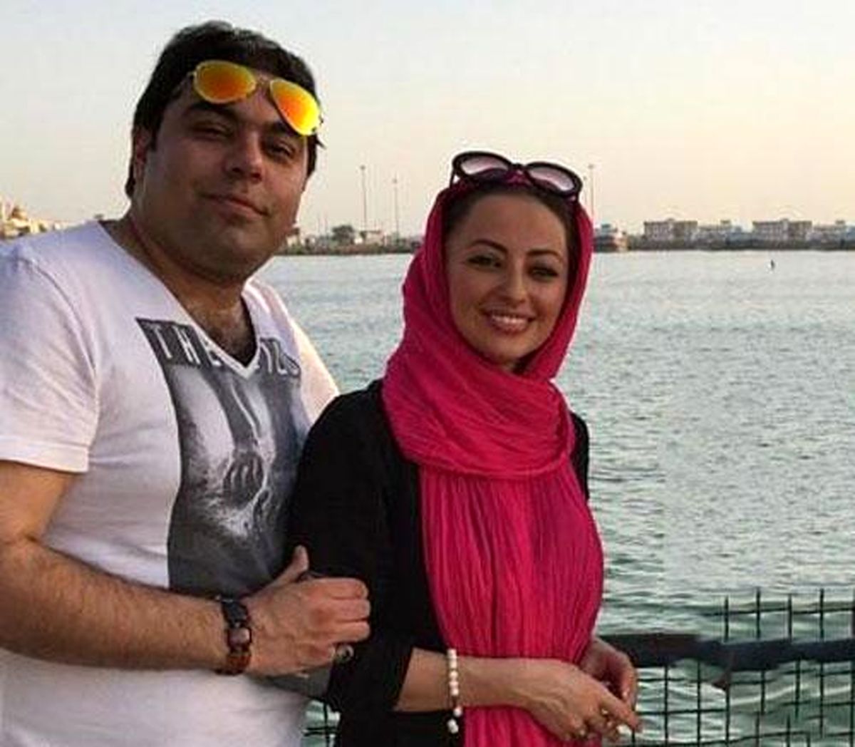 ست لباس نفیسه روشن با سنگهای ساحلی + عکس ست لباس نفیسه روشن با سنگهای ساحلی + عکس