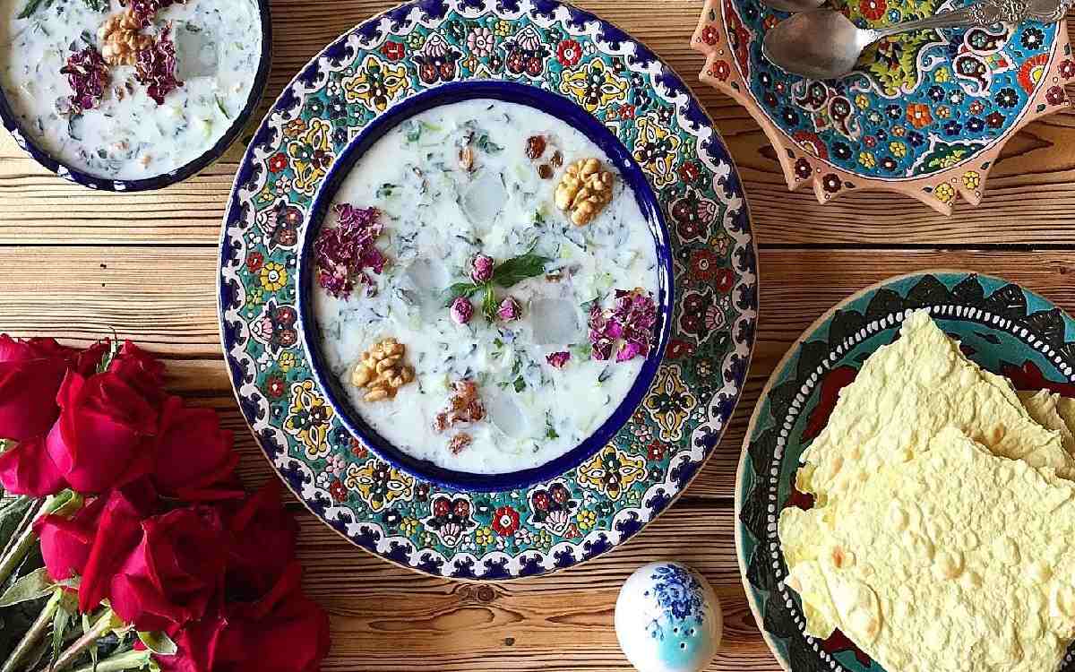 خوراکیها و نوشیدنیهای مفید برای گرمازدگی خوراکیها و نوشیدنیهای مفید برای گرمازدگی