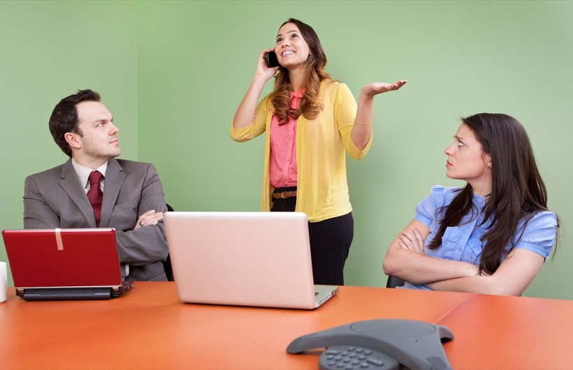 سبک زندگی/// رفتارهای آزاردهنده در محیط کار