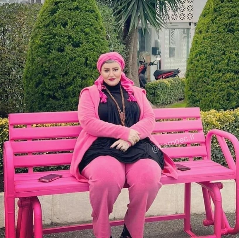 چهره نعیمه نظام دوست با لبهای قرمز + عکس چهره نعیمه نظام دوست با لبهای قرمز + عکس
