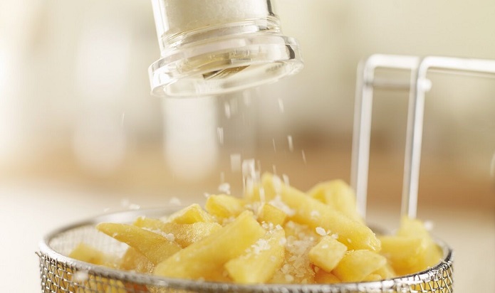 افزایش خطر مرگ با افزودن نمک به غذا