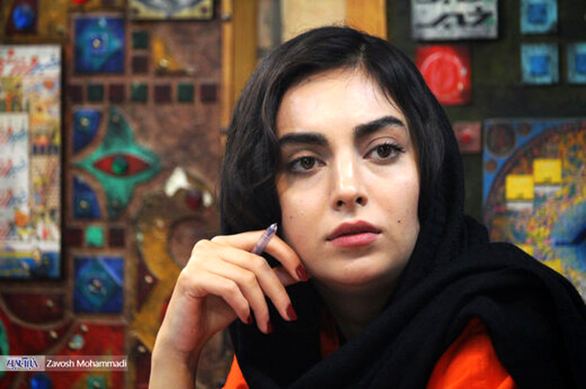 استایل جالب مهشید جوادی در سینما + عکس استایل جالب مهشید جوادی در سینما + عکس