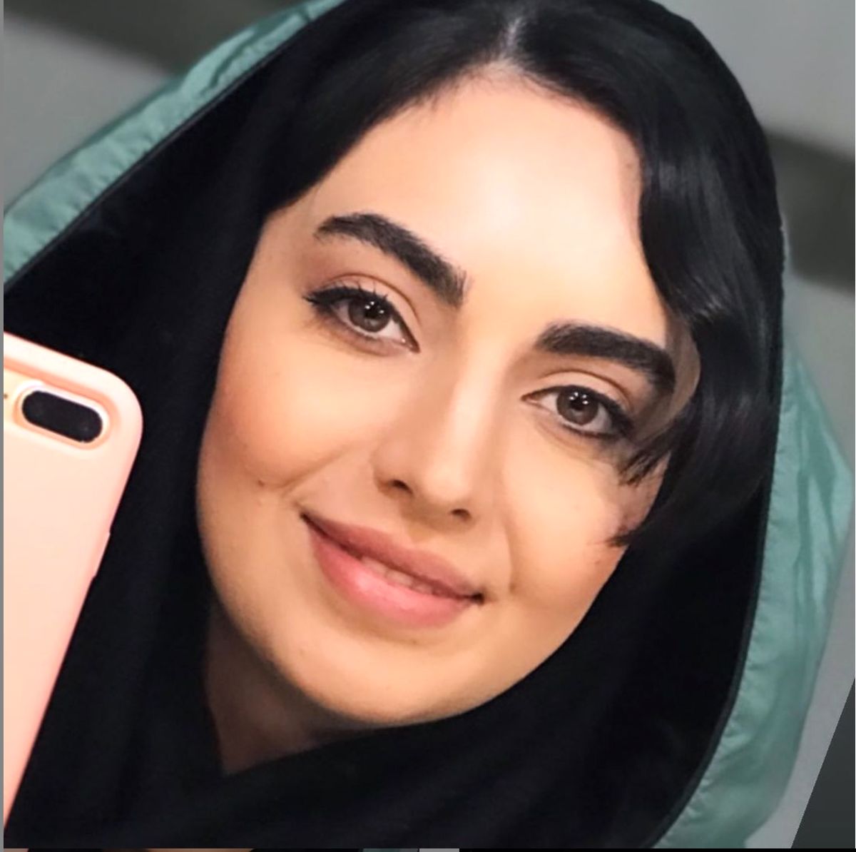 استایل جالب مهشید جوادی در سینما + عکس استایل جالب مهشید جوادی در سینما + عکس