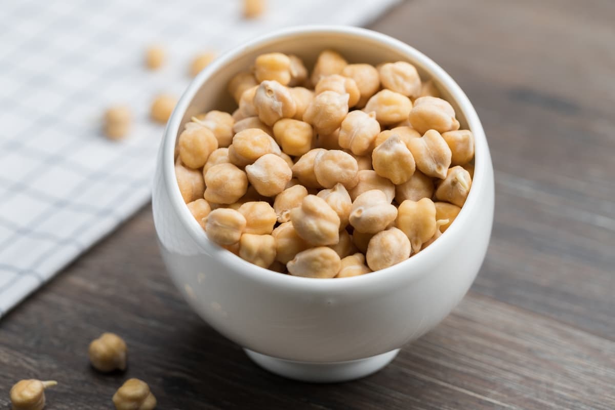 کدام گیاهان و خوراکی ها به کنترل استرس و اضطراب کمک میکنند؟ کدام گیاهان و خوراکی ها به کنترل استرس و اضطراب کمک میکنند؟