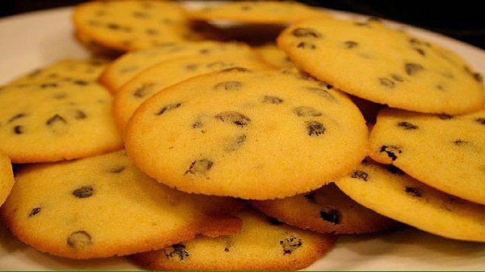 طرز تهیه شیرینی کشمشی خانگی شیرینی کشمشی