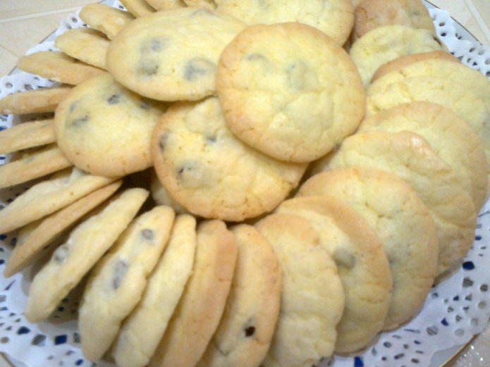 طرز تهیه شیرینی کشمشی خانگی طرز تهیه شیرینی کشمشی خانگی