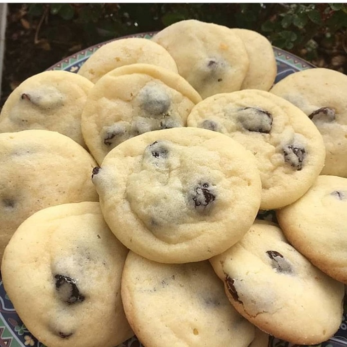 طرز تهیه شیرینی کشمشی خانگی طرز تهیه شیرینی کشمشی خانگی