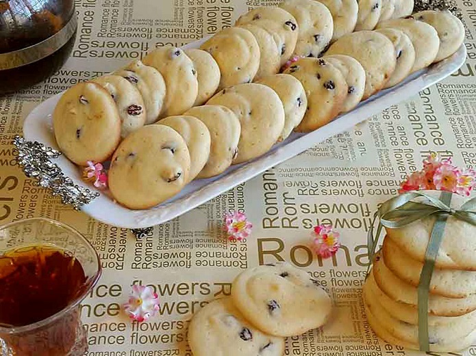 طرز تهیه شیرینی کشمشی خانگی طرز تهیه شیرینی کشمشی خانگی