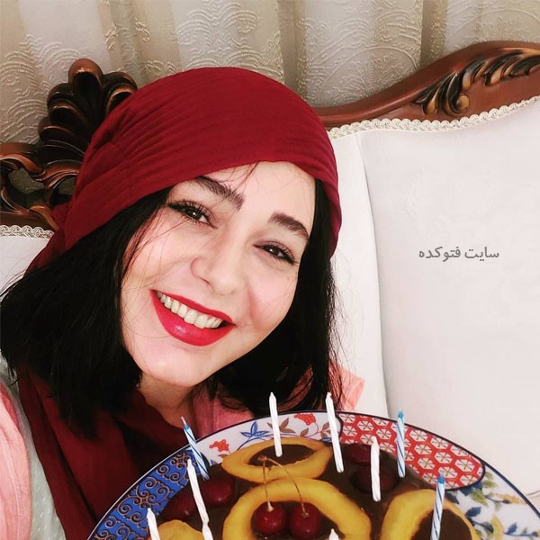 استایل سانیا سالاری با شال قرمز + عکس استایل سانیا سالاری با شال قرمز + عکس