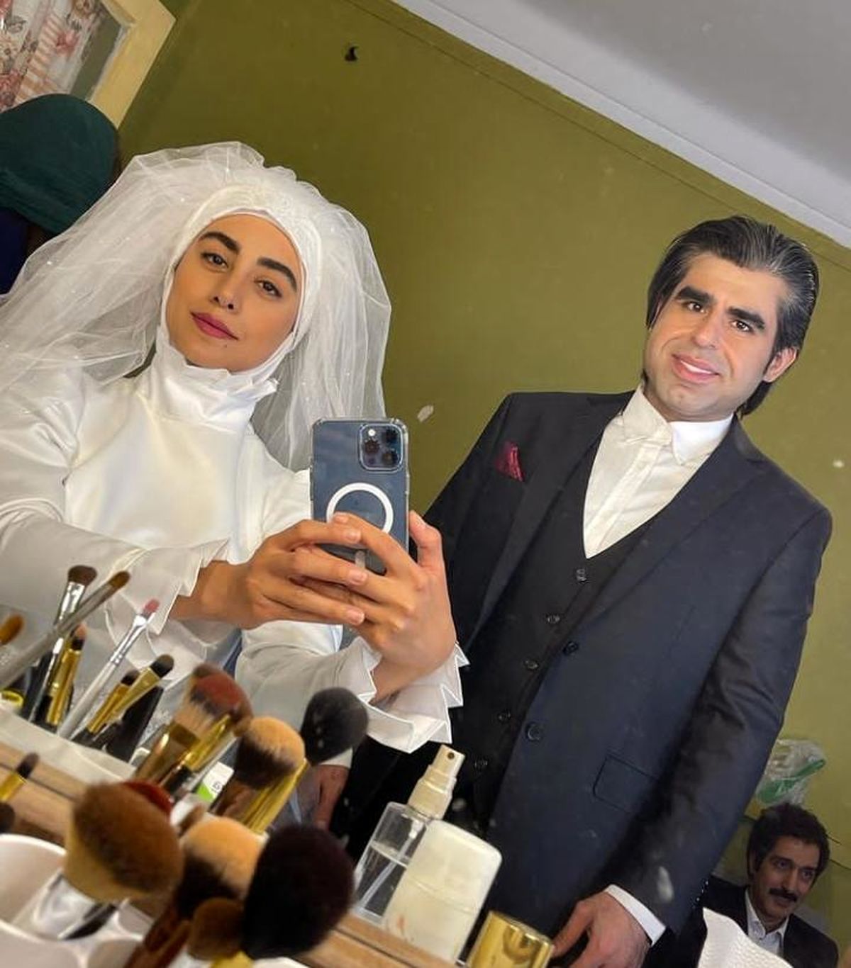 ارساب پیامک کشف حجاب برای آقای بازیگر + عکس