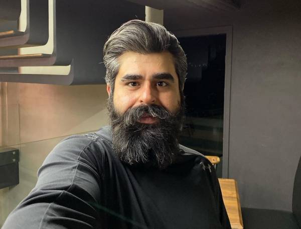 ارساب پیامک کشف حجاب برای آقای بازیگر + عکس