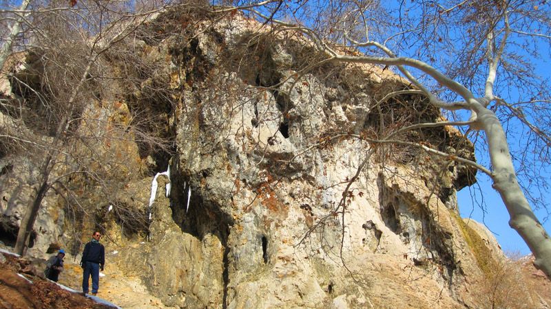 طبیعت بکر آبشار کمرد با فاصله ۲۰ کیلومتری از تهران