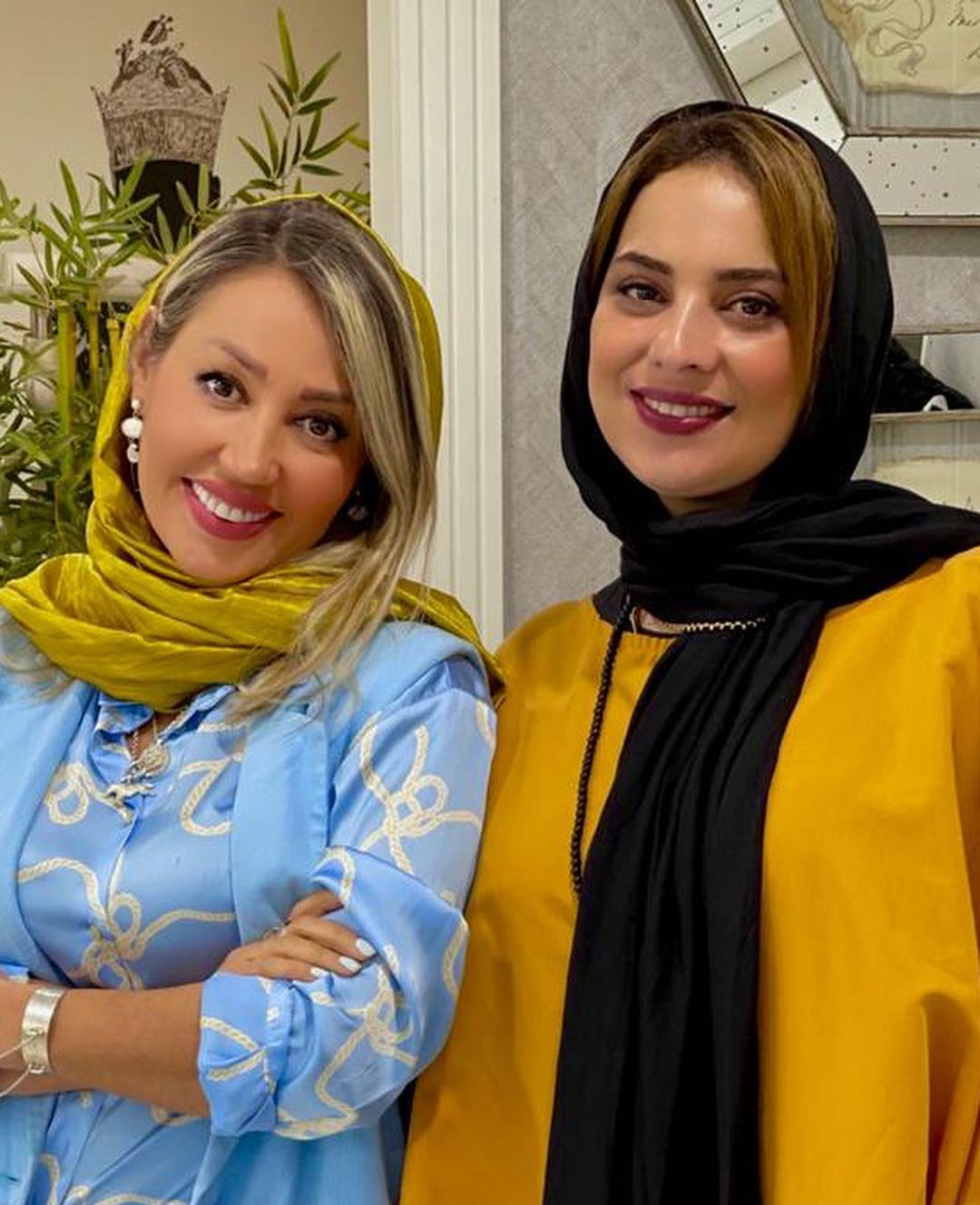 موهای ست شده روشنک عجمیان با تیپ زردش + عکس موهای ست شده روشنک عجمیان با تیپ زردش + عکس