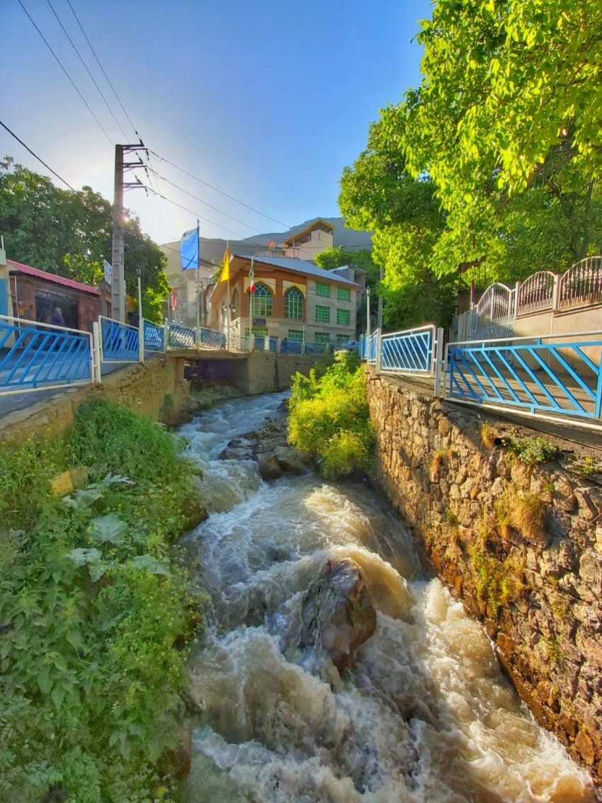 معرفی جاذبههای روستای آبنیک منطقه فشم معرفی جاذبههای روستای آبنیک منطقه فشم