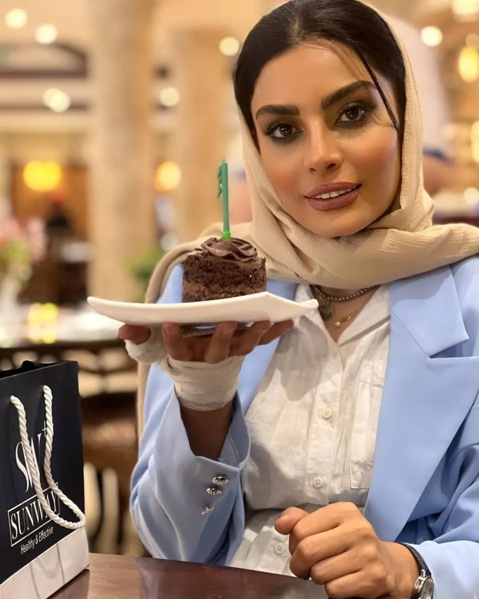 تیپ و استایلهای صحرا اسداللهی در مراسم تولدش + عکس تیپ و استایلهای صحرا اسداللهی در مراسم تولدش + عکس