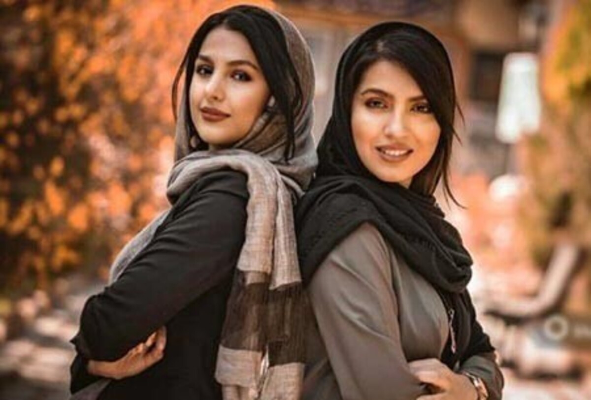 تیپ مونا کرمی در اکران فیلم تارا + عکس تیپ مونا کرمی در اکران فیلم تارا + عکس