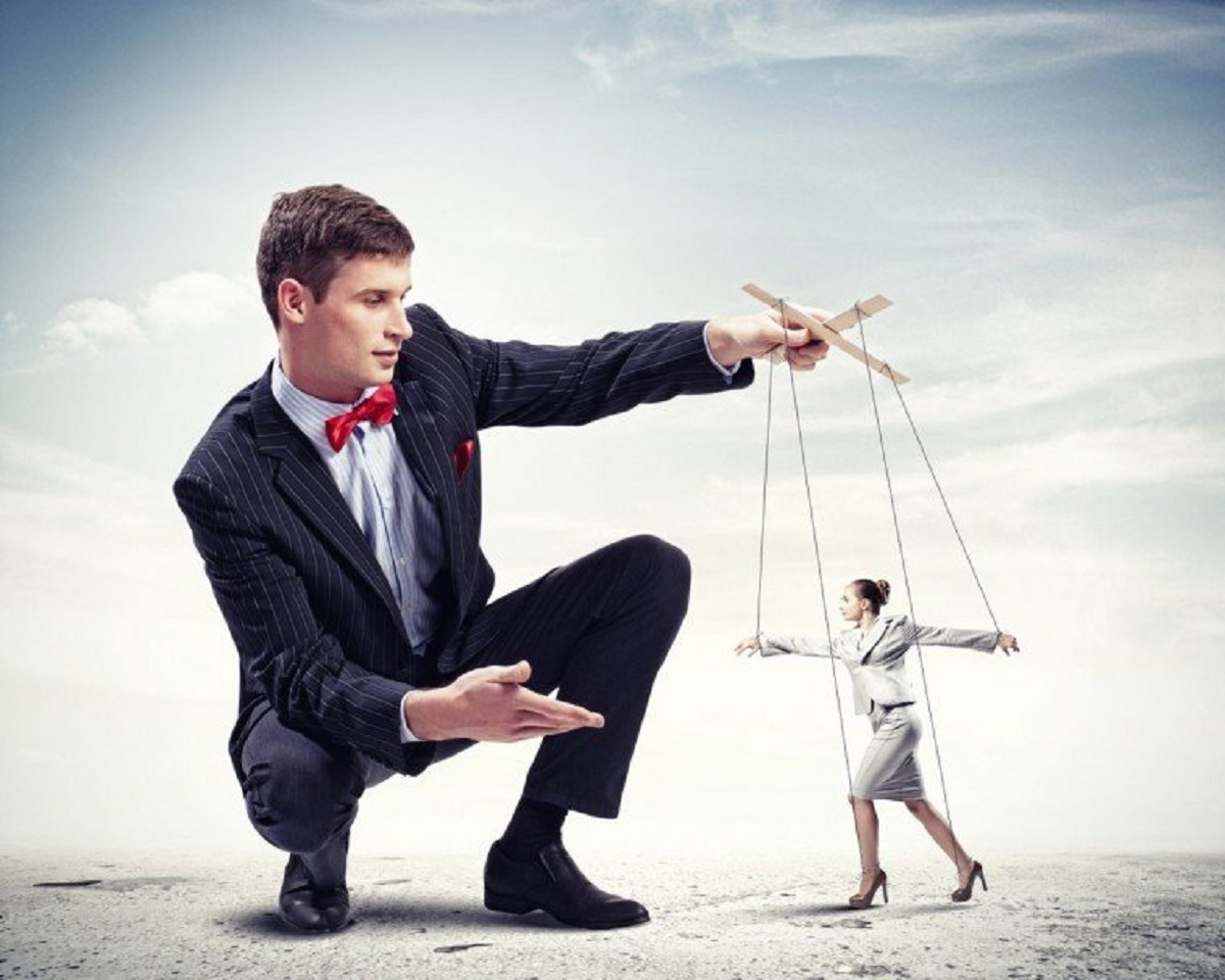 شخصیت کنترلگر چگونه اطرافیان را آزار میدهد؟ شخصیت کنترلگر چگونه اطرافیان را آزار میدهد؟