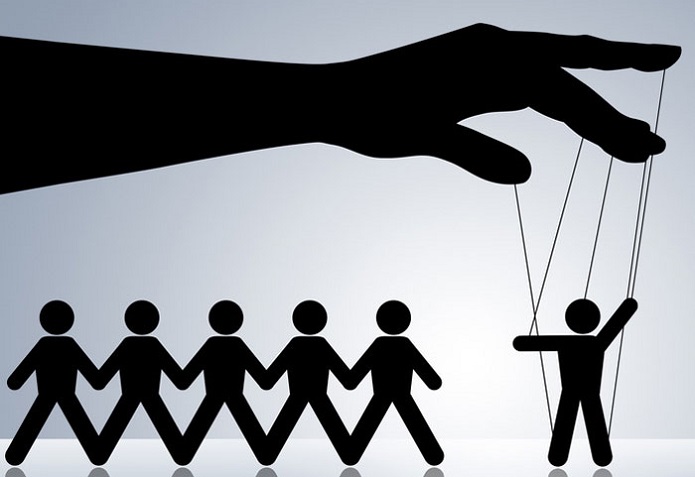 افراد کنترلگر چگونه اطرافیان خود را آزار میدهد؟ افراد کنترلگر چگونه اطرافیان خود را آزار میدهد؟